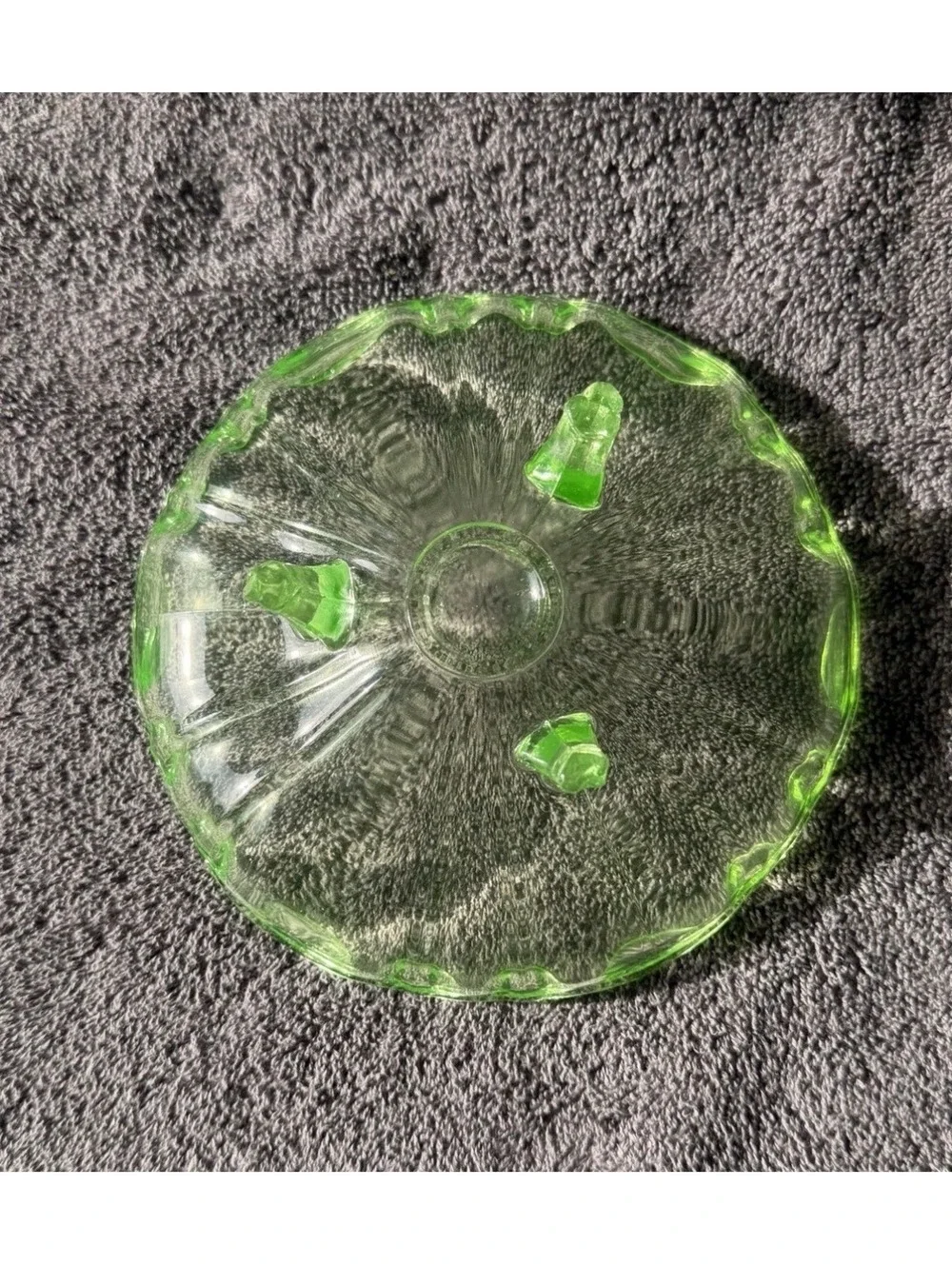 Uranium Glass 3-Footed Scalloped Bowl Vaseline Green Depression *Read Chip